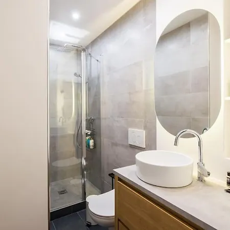 Superb In The Heart Of Apartment